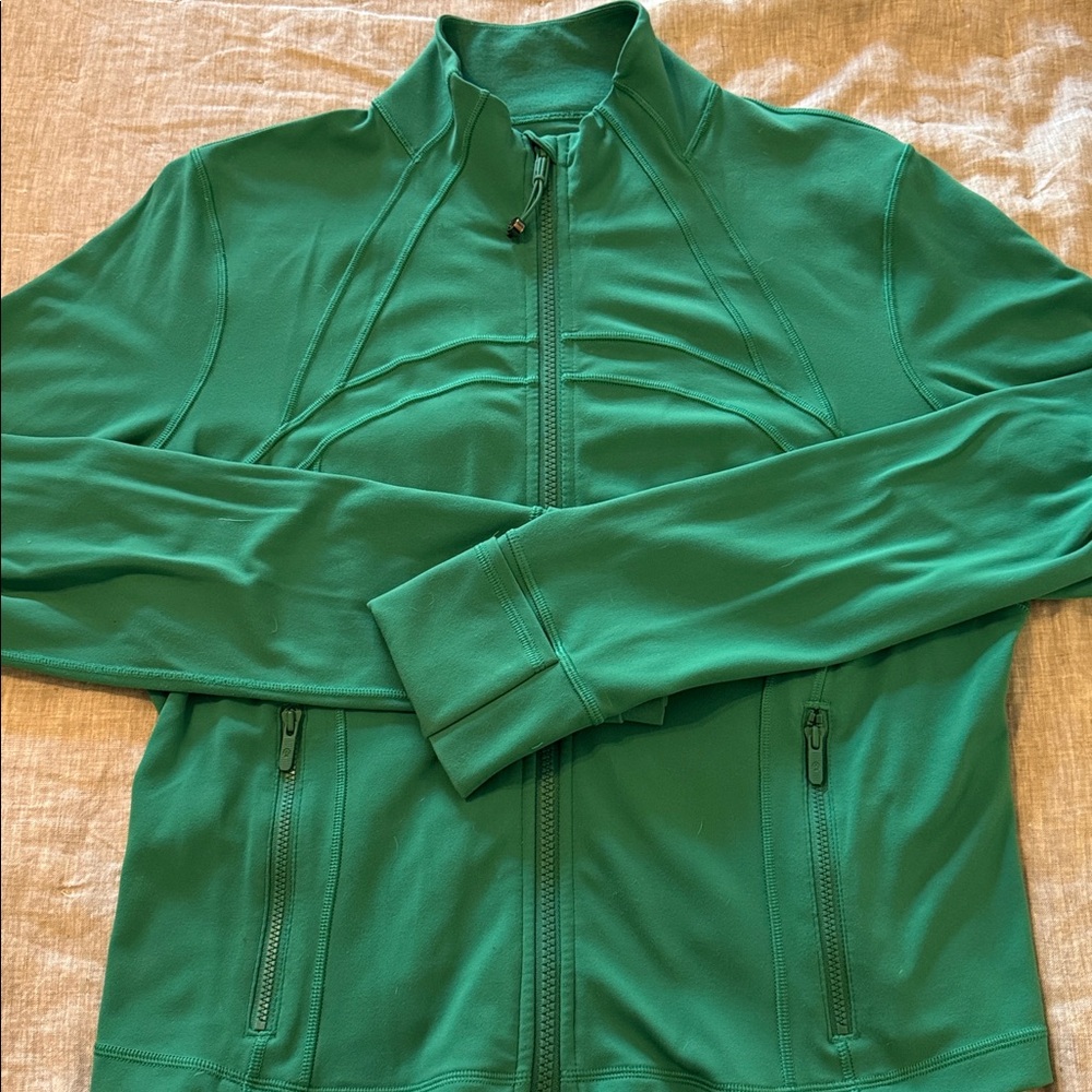 Lululemon cropped Define Jacket. Green